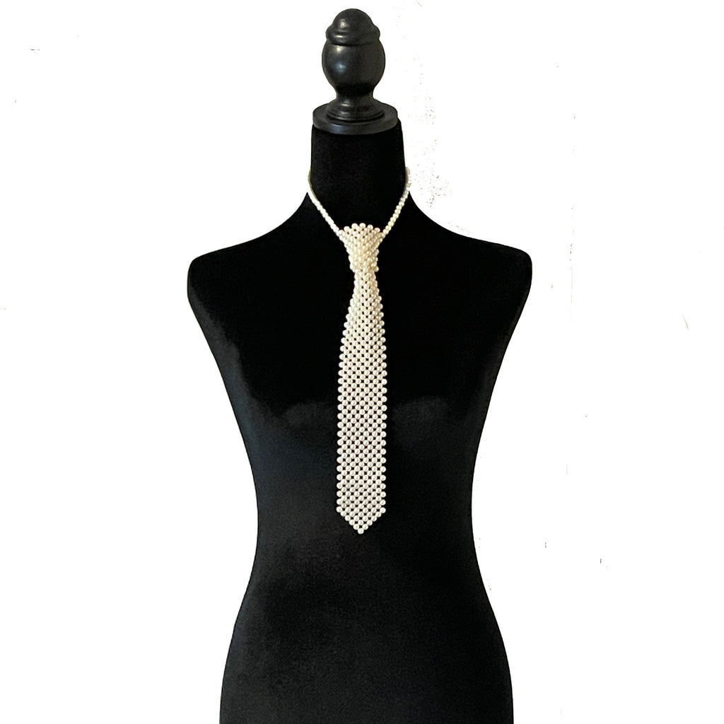 White Pearl Beaded Tie Necklace Vintage
