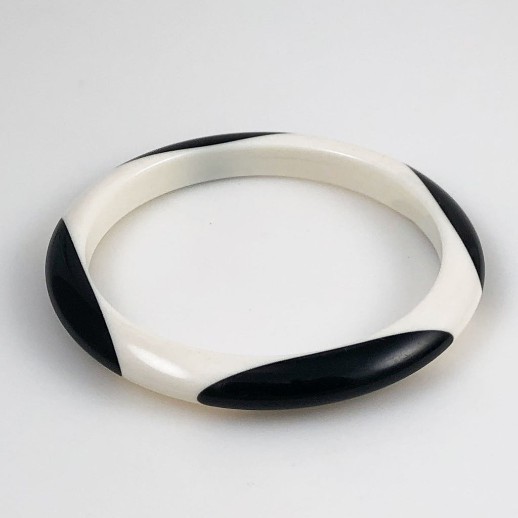 Black & White Lucite Bangle Bracelet