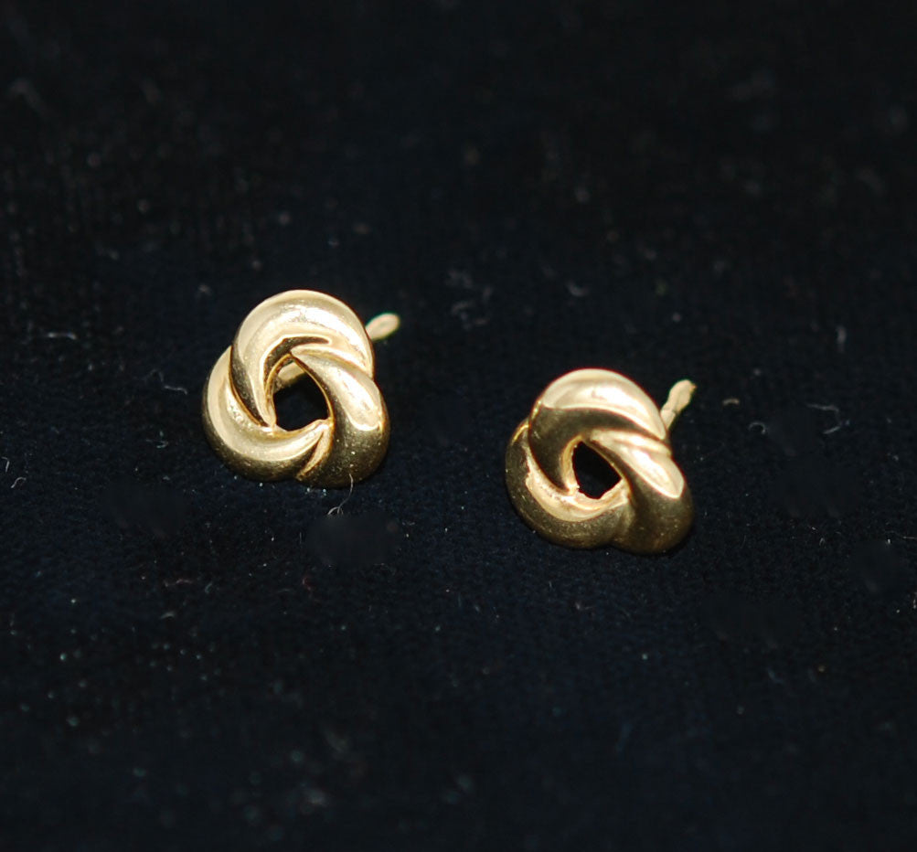 14Kt Gold Knot Earrings