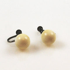 Antique Ivory Screw Back Earrings 12mm