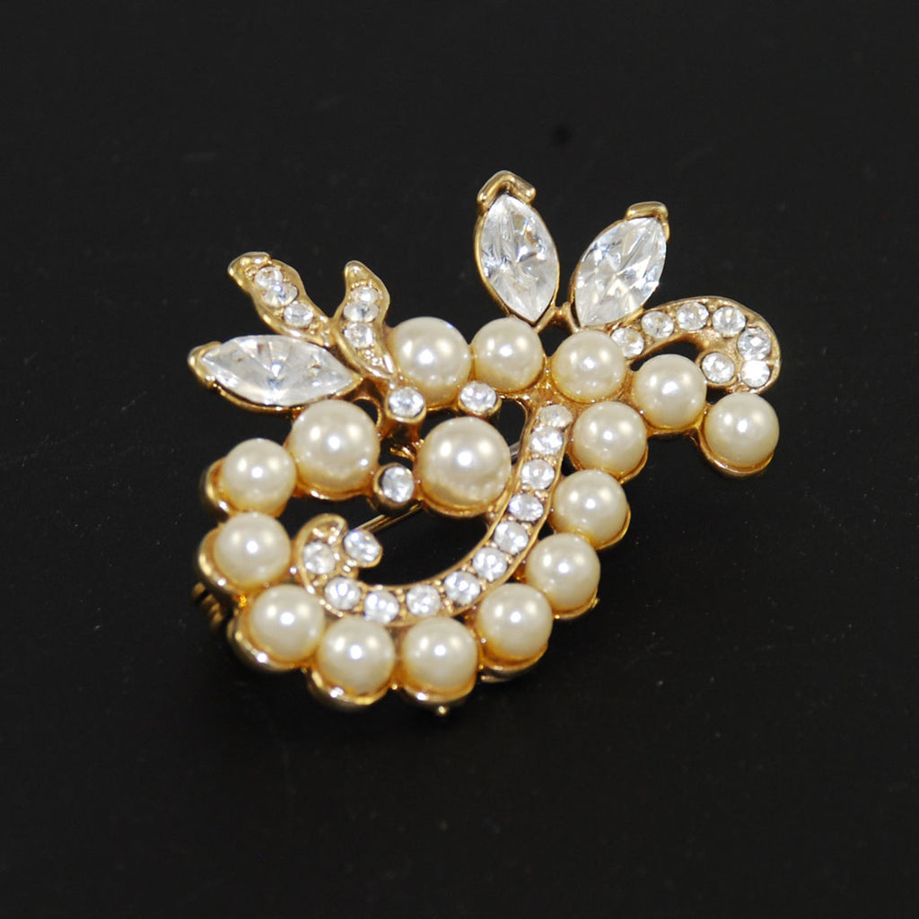 Pearl and Rhinestone Gold Pin Brooch Vintage